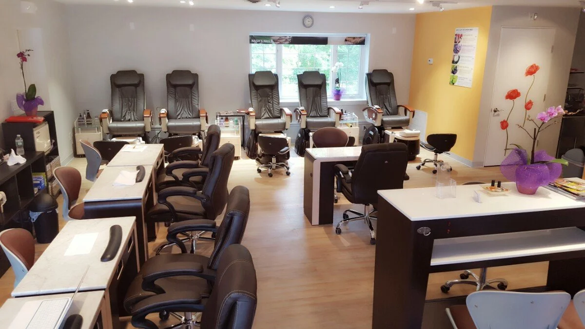 Nashs_nails-interior.jpeg