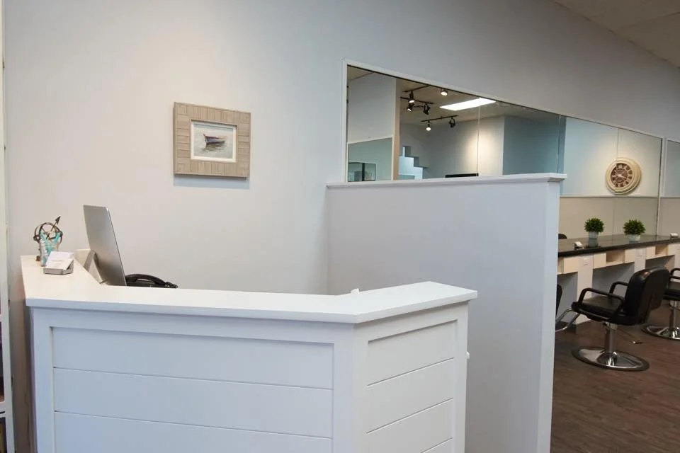 Salon_293_East-interior.jpeg