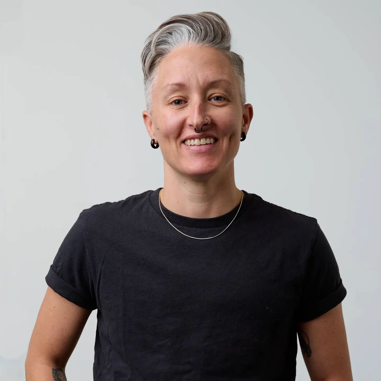 ✨ INTRODUCING OUR NEW RMT STEPH! ✨

We are so excited to introduce Steph to our Oma team! Steph (they/them) is a registered massage therapist with experience in Swedish massage, myofascial release, trigger point release, pregnancy massage and scar wo