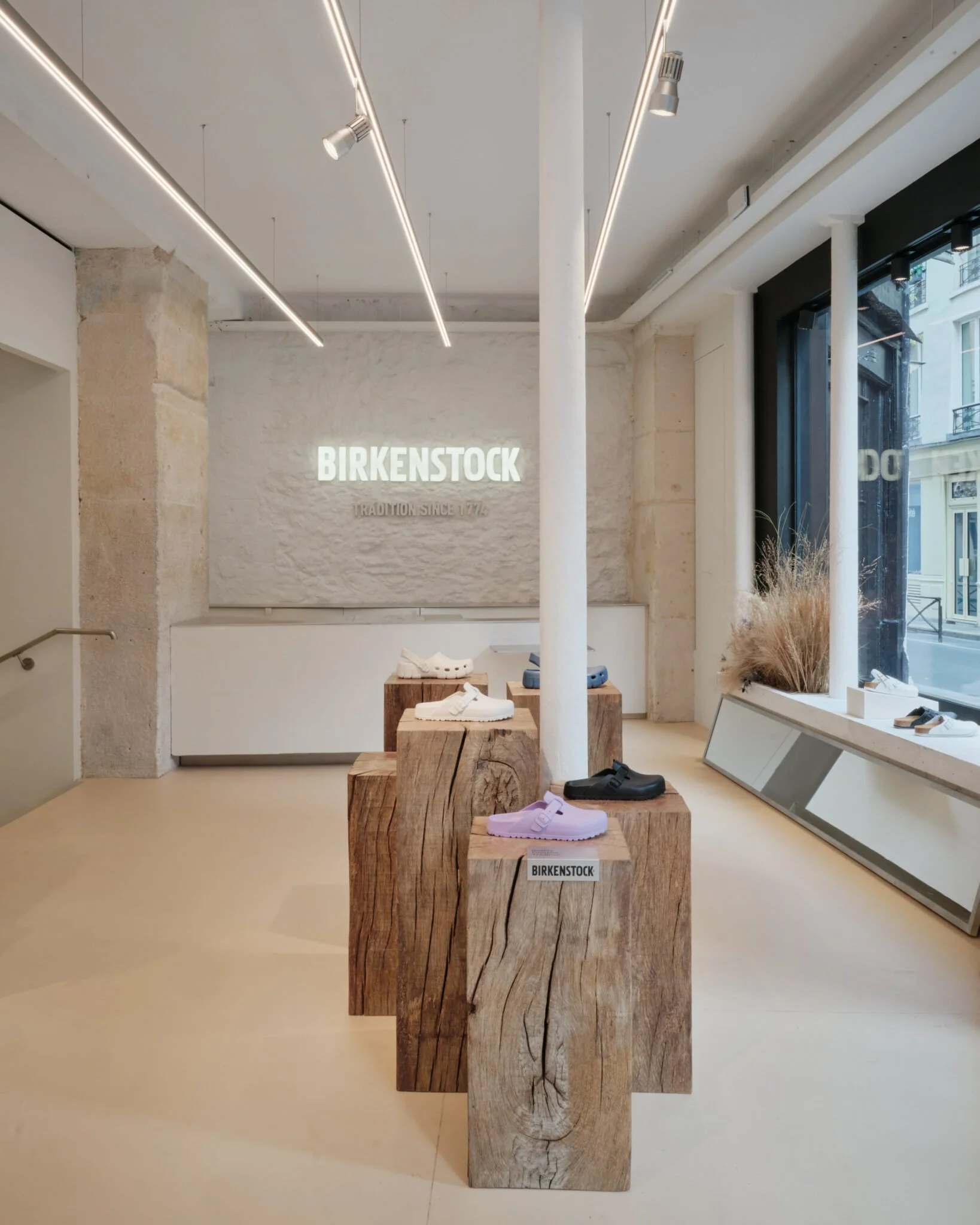 BIRKENSTOCK_Paris-Store-2_Maarten-Willemstein-1638x2048.jpg