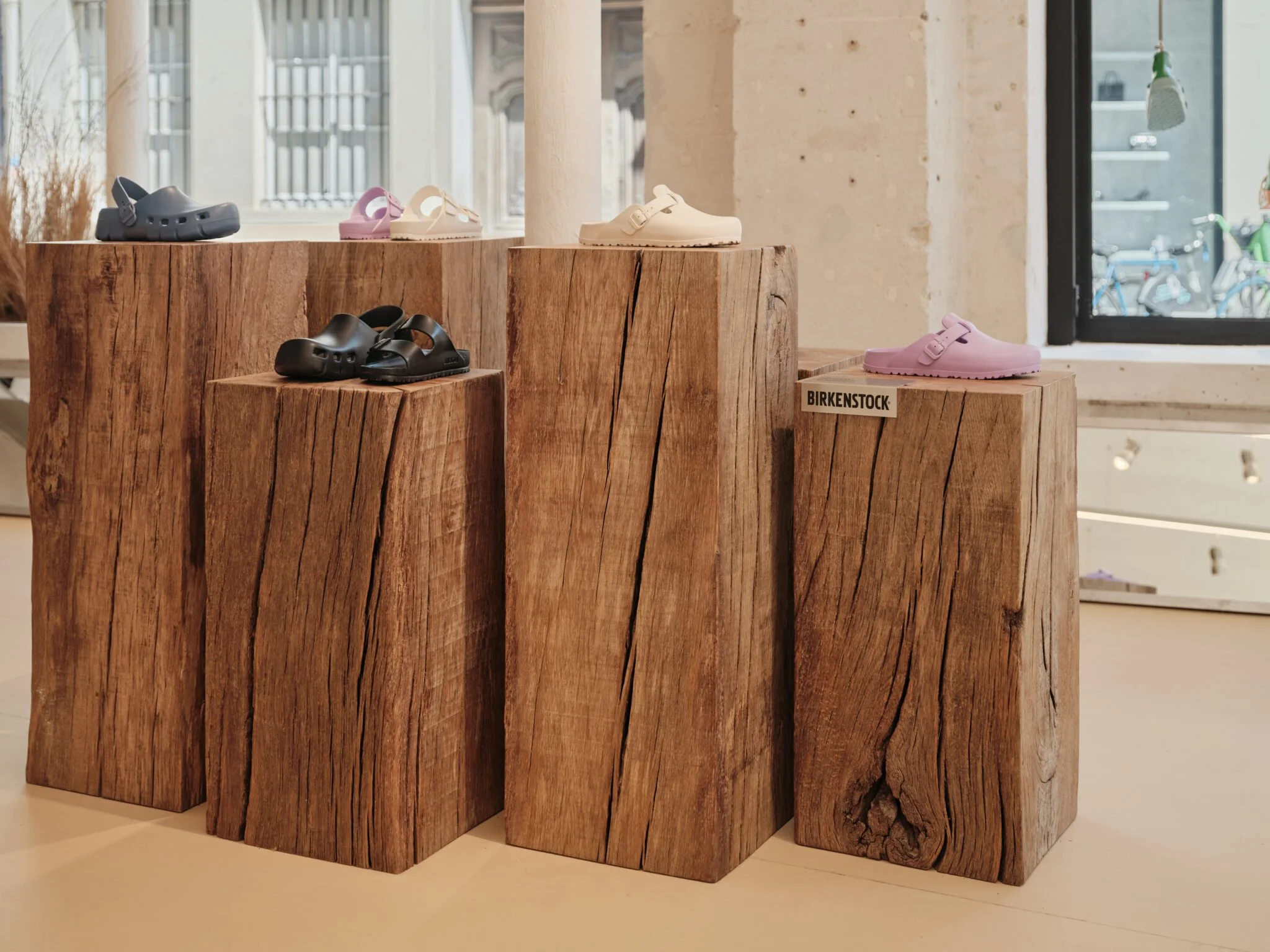 BIRKENSTOCK_Paris-Store-8_Maarten-Willemstein-2048x1536.jpg