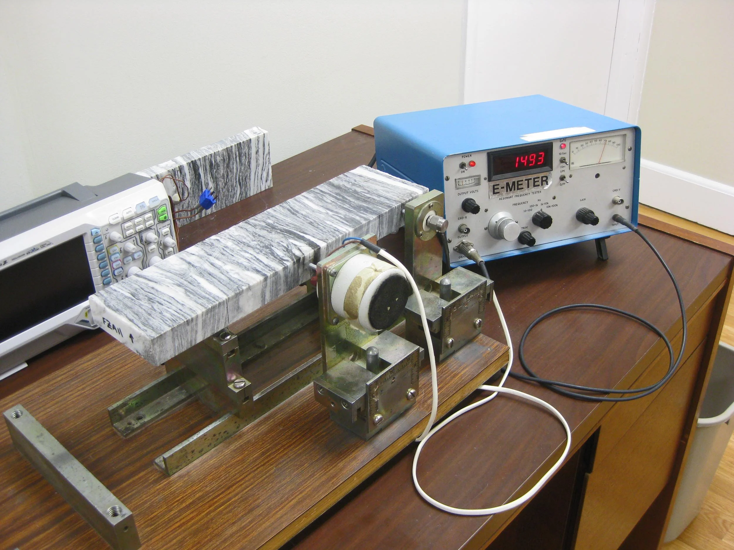 Measuring fundamental frequency of marble to determine loss of elasticity after freeze-thaw test