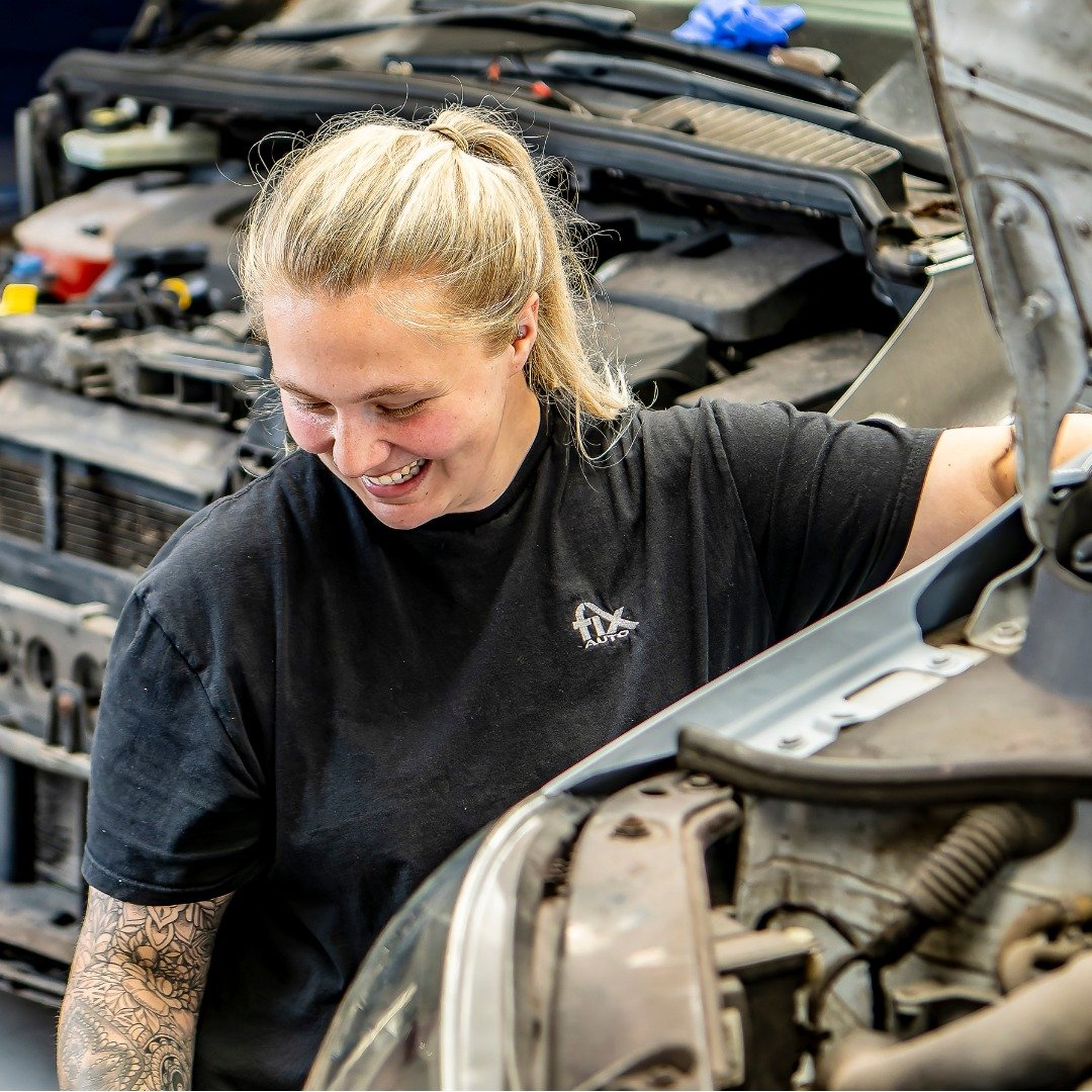 🔥 What&rsquo;s in it for you?

When you join as a Fix Auto UK apprenticeship, you&rsquo;ll get:

✨ Hands-on experience in a real working environment
📘 Bespoke classroom learning &amp; exclusive experiences
💡 Insight sessions with senior leaders
👨