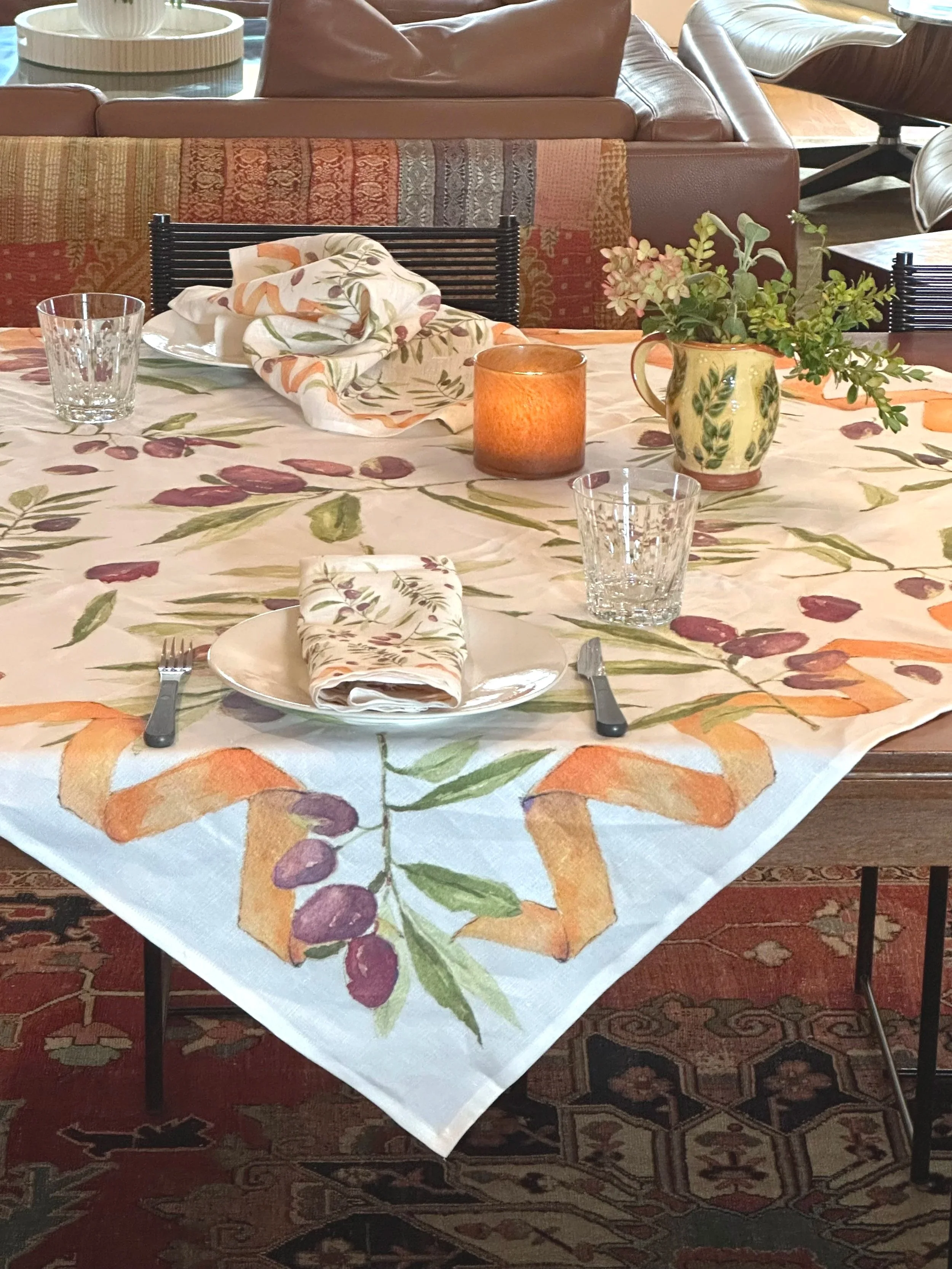 olive+sq+table+lg+fthgyu+2026.jpg