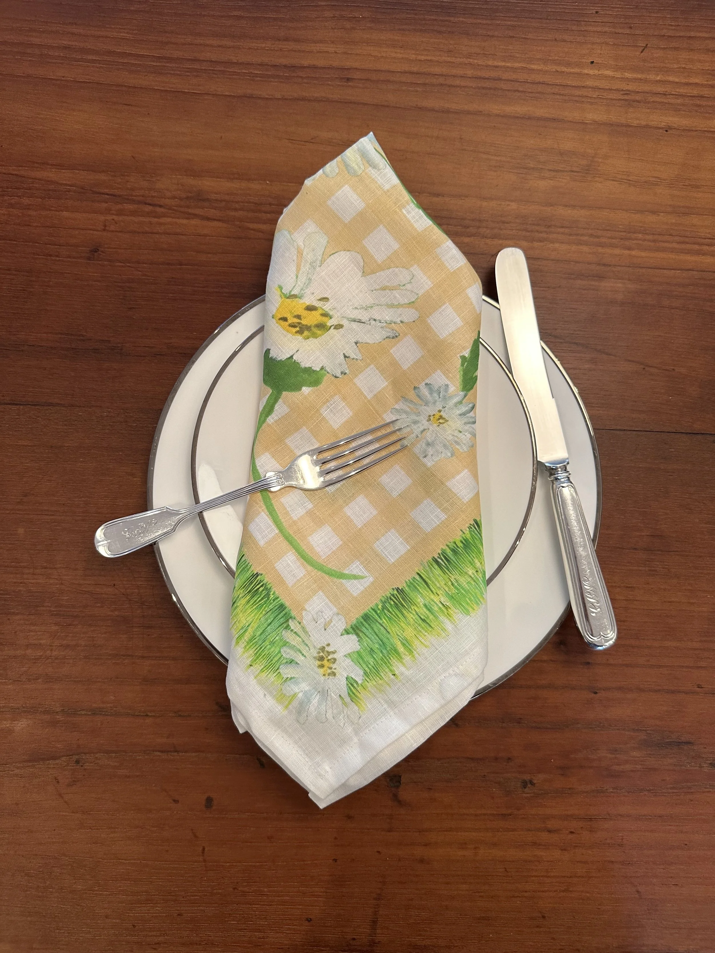 daisy grass nap 3 dhnxko.jpg