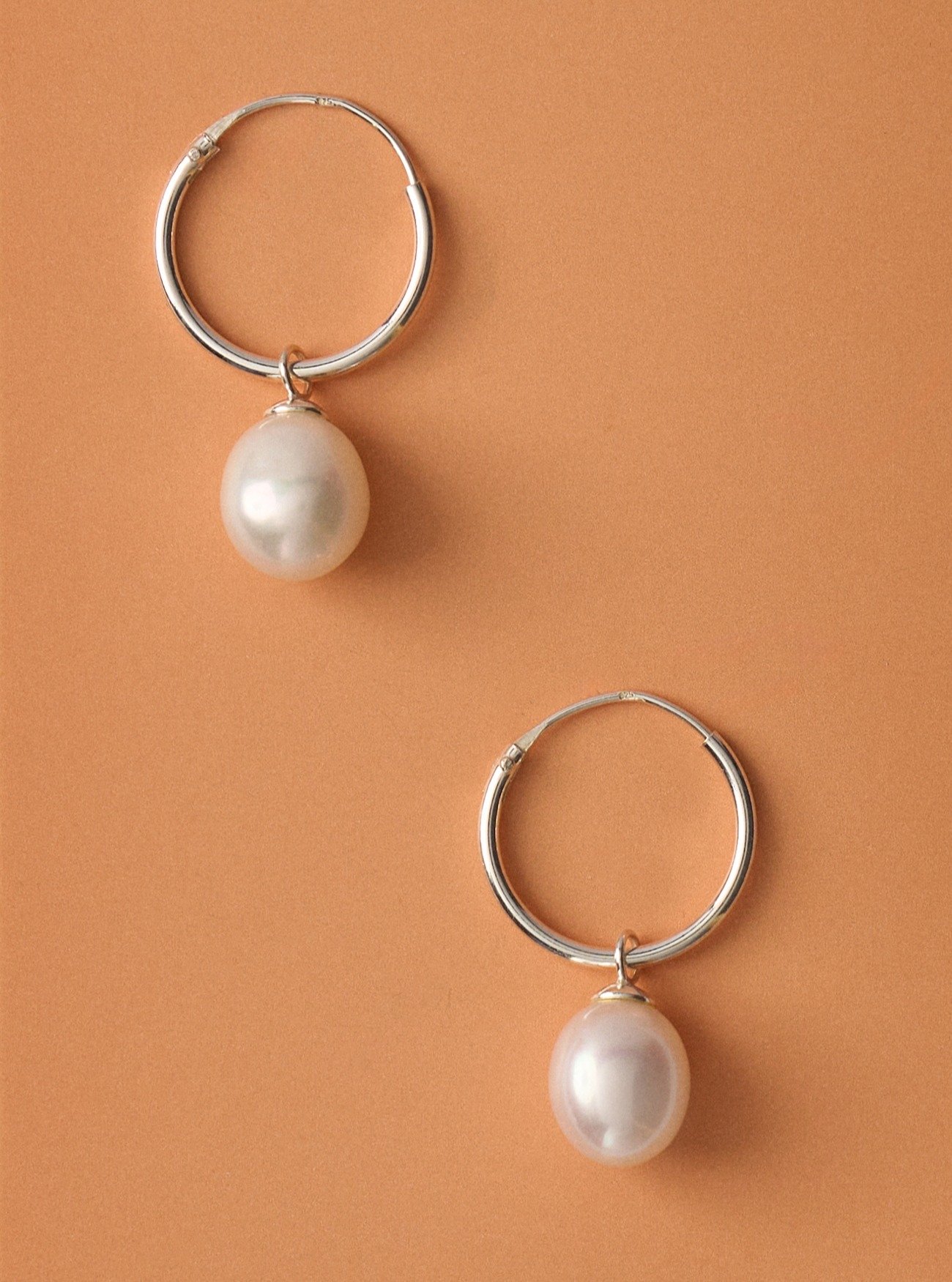 Same light. Same setup. All the details ✨

Jewellery content made to work hard across platforms.

Let&rsquo;s talk content. 🌻 

#ProductPhotography #JewelleryPhotography #creativestudio #brandimagery