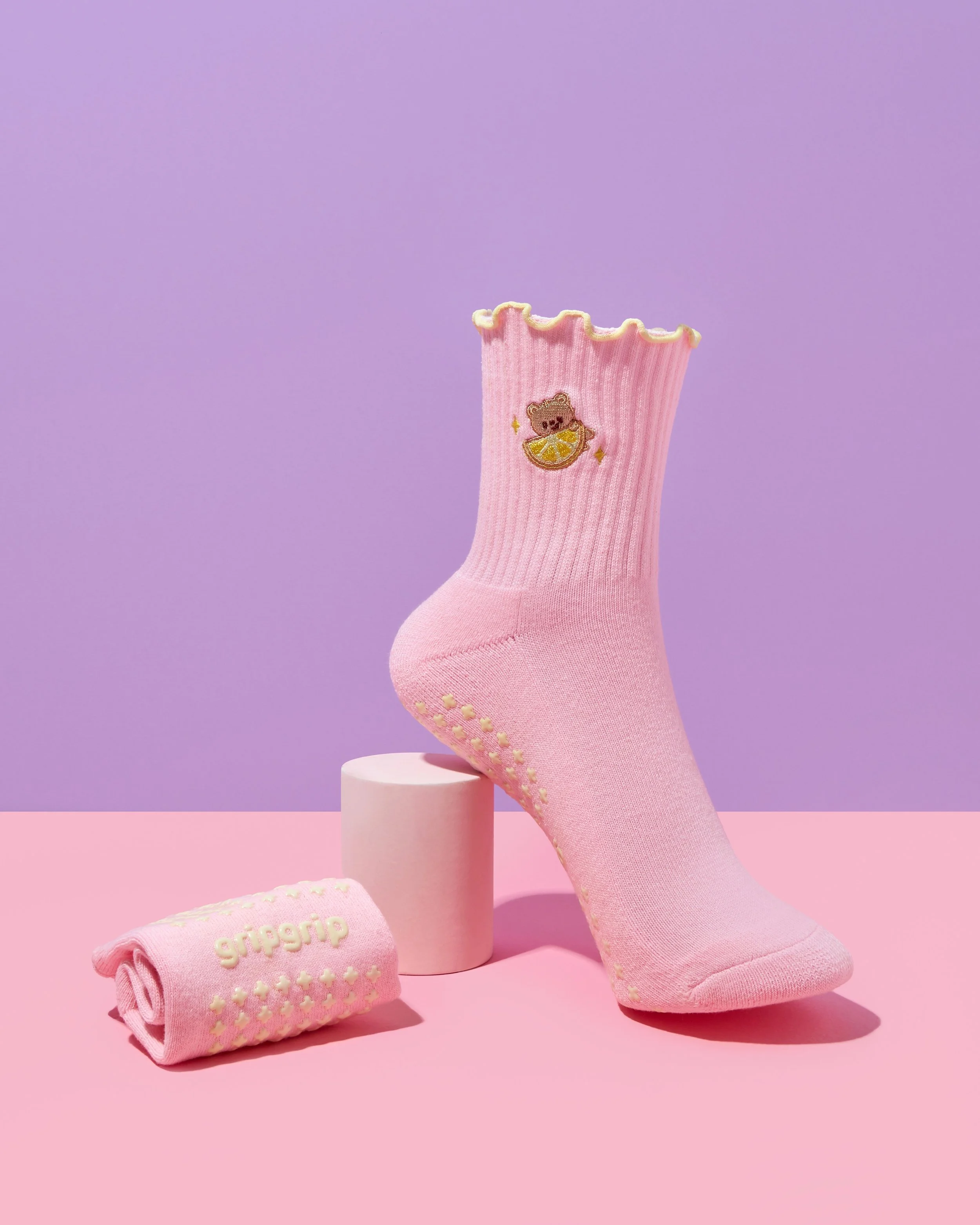 Cute socks + bright colours = my dream shoot 🍋🍉🌼✨

Had so much fun shooting these playful @gripgripuk images!

Obsessed with the colour combos and tiny embroidered details. Product photography but make it joyful 💖

Shot + retouched by me!

#produ