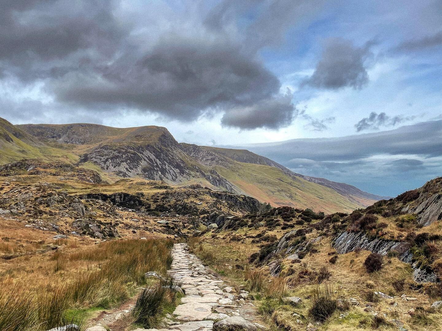 Todays scenic route amongst the mountains 🏔