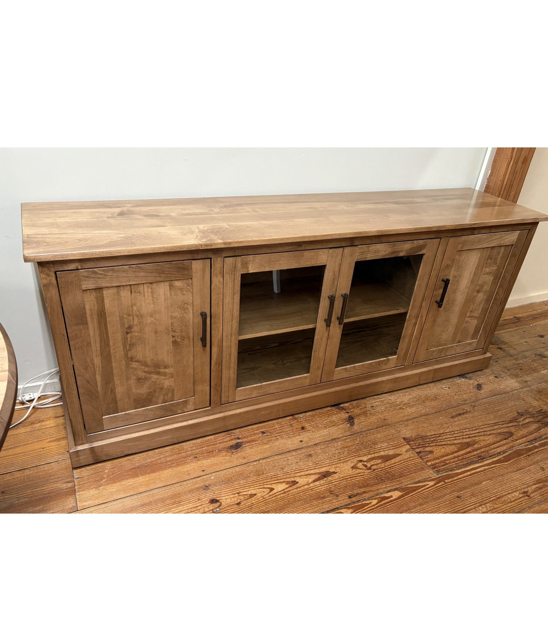 Woodside 76 in console best pic.jpg