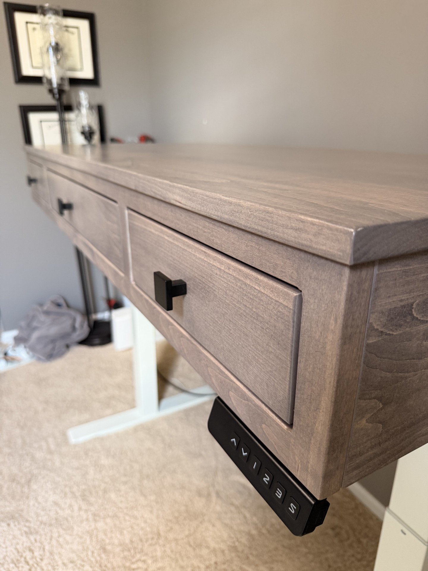 lift desk close up.jpg