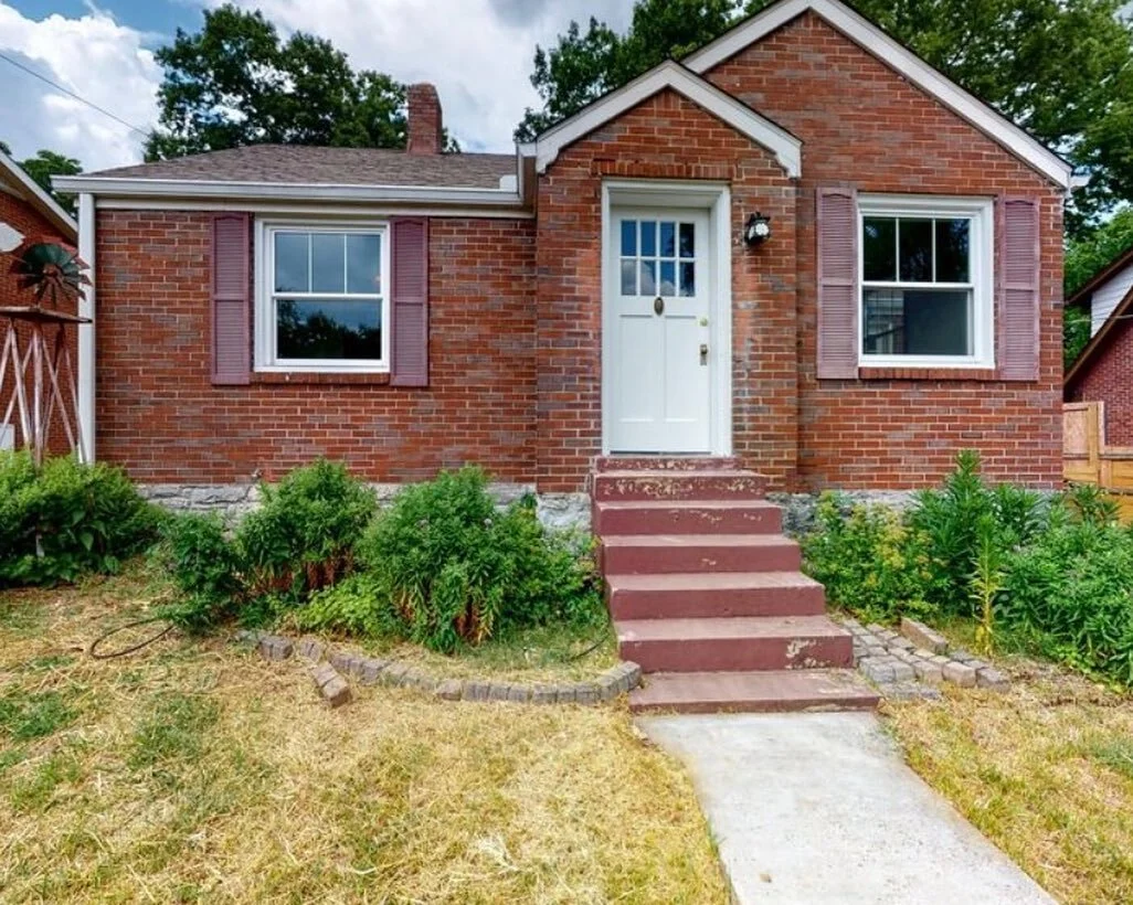 N e w  P r o j e c t 🔨

This 1940&rsquo;s East Nashville Cottage is our latest undertaking. We plan to give her a little facelift and wrap her up just in time for the holidays. 🎁

#cottage #1940scottage #brickhouse #flippinghouses #realestate #real