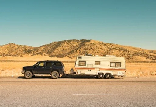What’s the Difference Between Motorhomes vs Trailers?