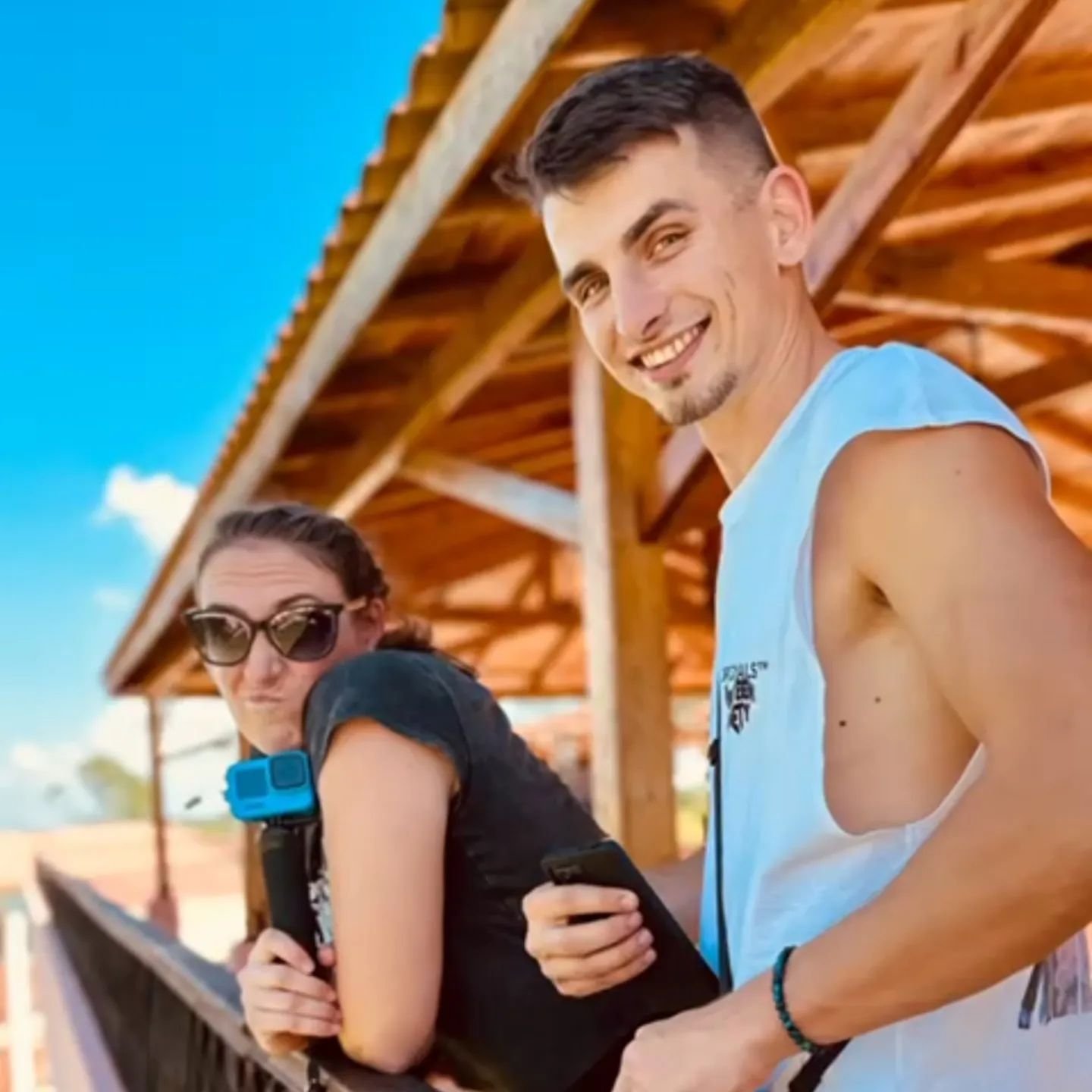 Highlighty z mojej 25ky

Wau kedy sa to v&scaron;etko st&iacute;ha diať 🥹 .. Najprv som chcel dať 1 fotku z každ&eacute;ho mesiaca, skončil som pri 25 najd&ocirc;ležitej&scaron;&iacute;ch, a potom som zistil, že na IG sa d&aacute; dať max 10 🤪 tak 