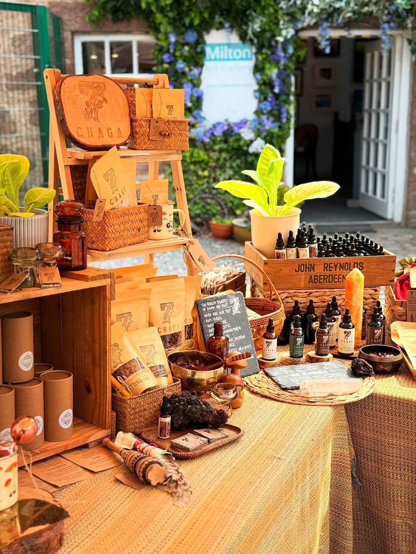 SEVEN CHAGA looking glorious in the sunshine at Milton of Crathes Farmers Market at the weekend 🌞 

This is a regular market for us now, so get it marked in your diaries 📆 SECOND SUNDAY OF EVERY MONTH

#sevenchaga