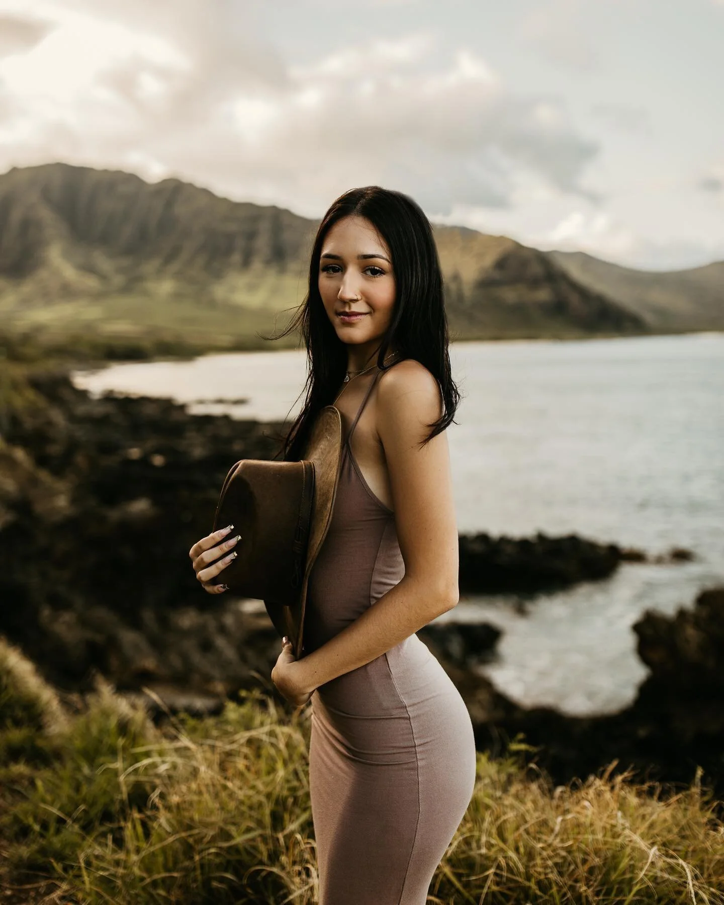 can’t believe I haven’t shared these yet!! @chanel.kp_ is always STUNNINGG😍✨ 
#oahu #hawaii #oahuhawaii #oahuphotographer #oahuphotography #oahuportraitphotographer #hawaiiphotoshoots #hawaiiphotographer #hawaiiphotography #hawaiiportra