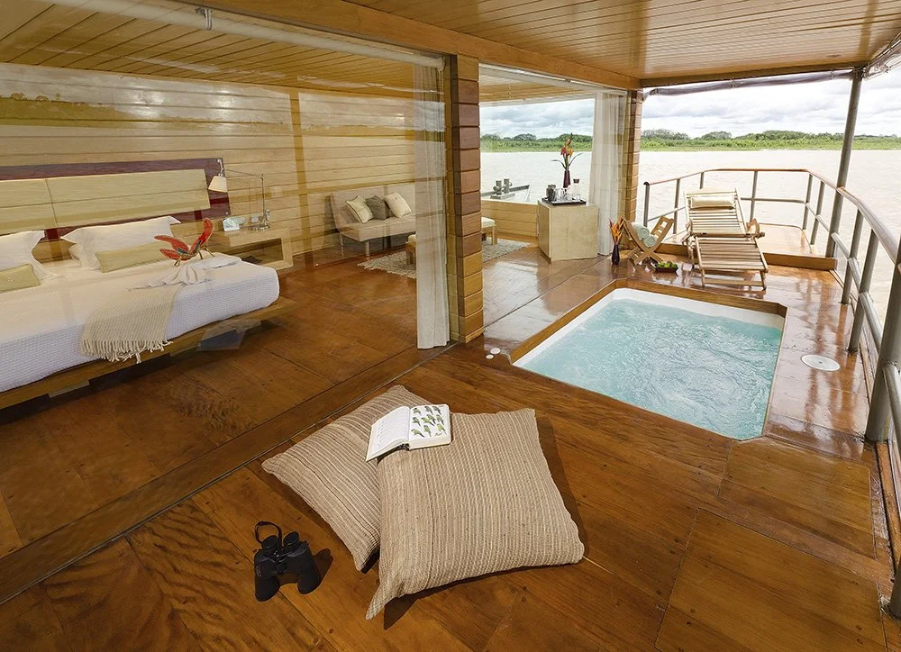 Delfin I Deluxe Master Suite Jacuzzi.jpeg