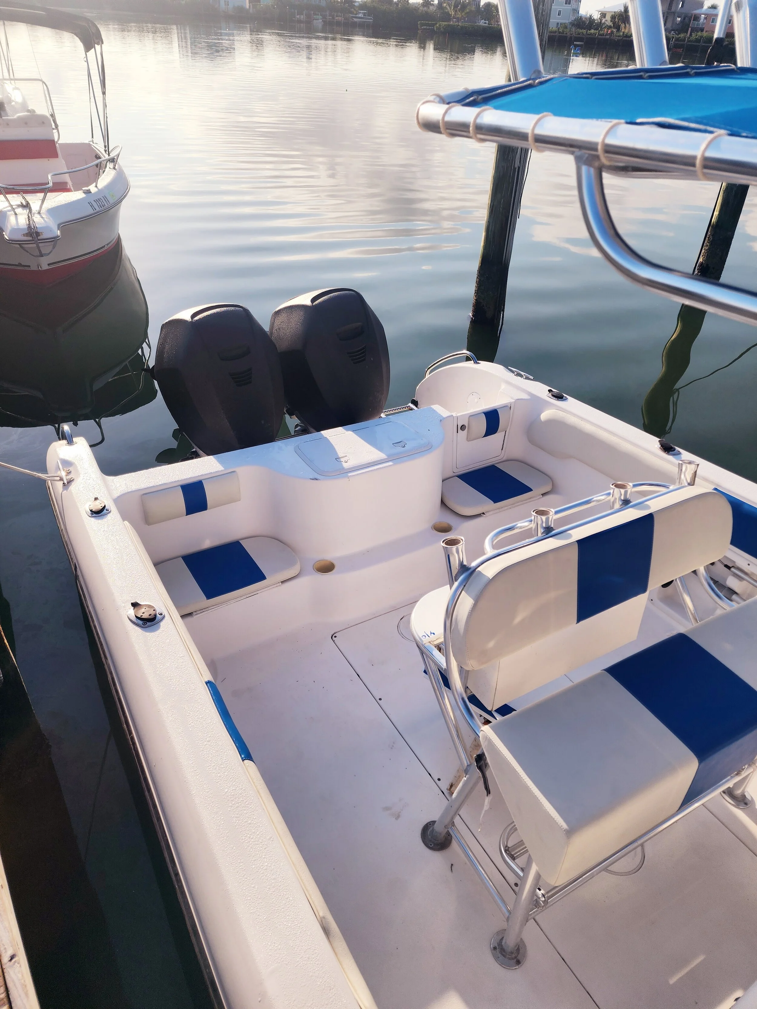 24 ' "BLUE" SEACHASER (TWIN ENGINE) — COCO'S BOAT RENTALS MARATHON