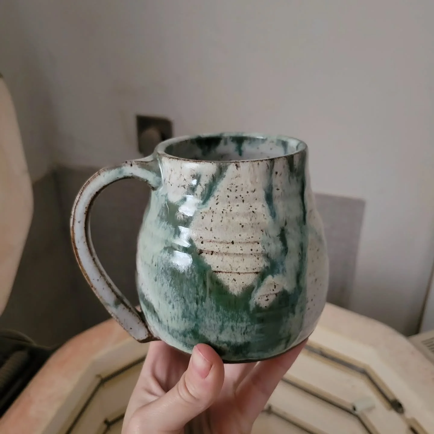 Who's gona get their hands on this stunner today!?😍 Fresh outa the kiln headed to @chelseavtarts Art on the Green 10am-3pm today! Hope to see you there!

#handmademug #mugseason #ceramicmug #potterymug #mugart #vermont #artfestival #chelseavt #chels