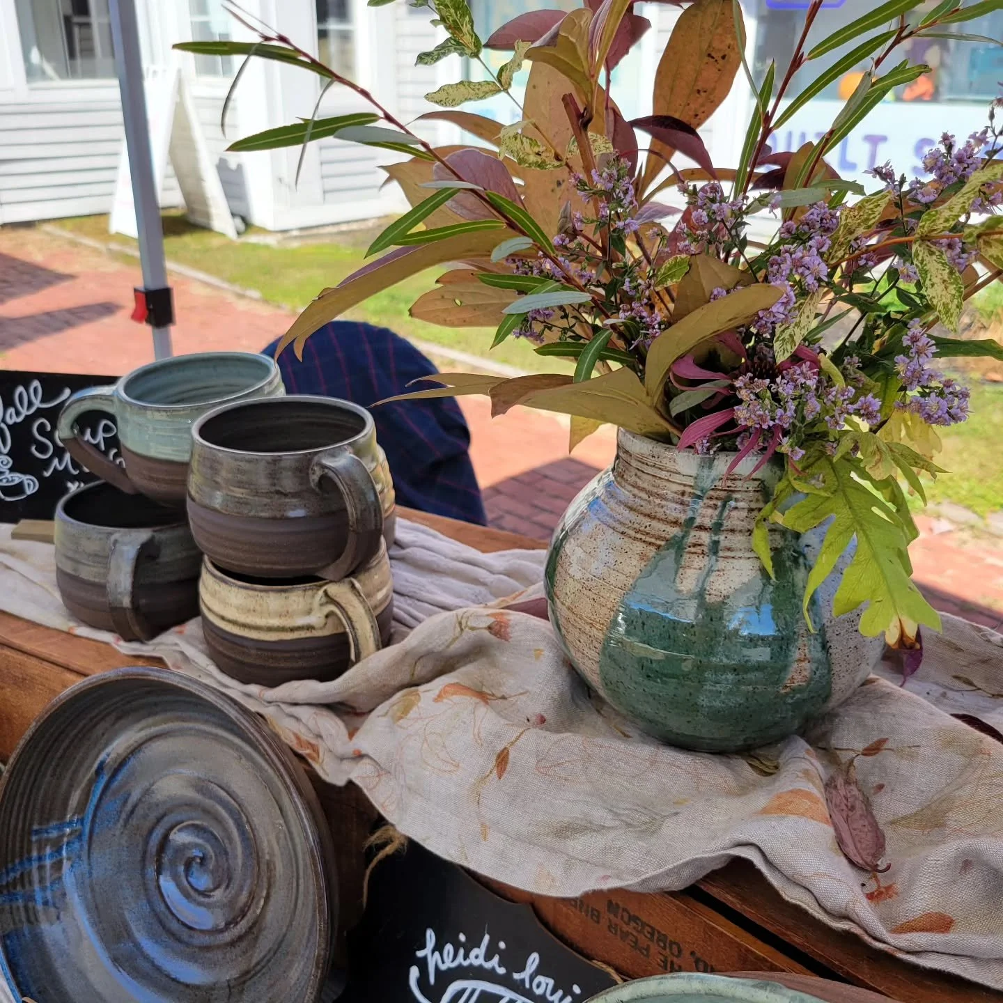 So happy this beauty found a forever home today!💐 Thank you Littleton @littletonareachamber for organizing &amp; everyone for coming out today!

#littletonnh #littletonnewhampshire #artmarket