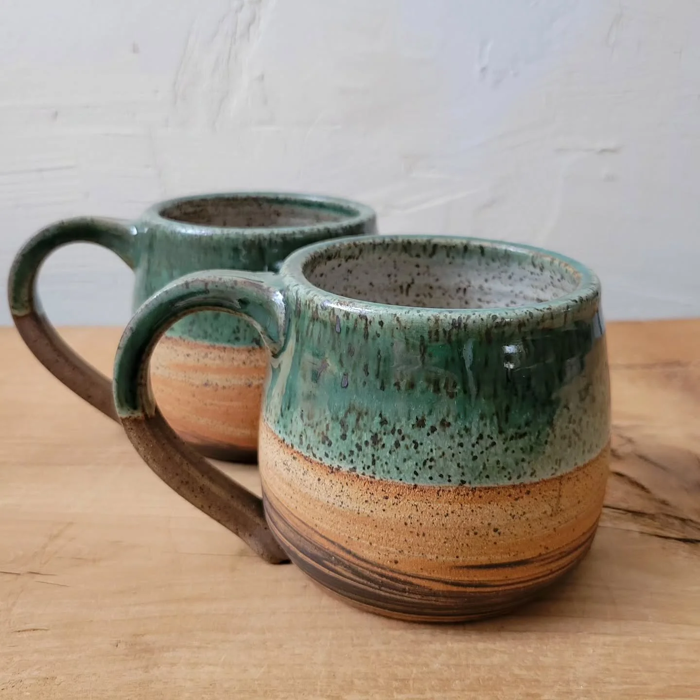#1 simple pleasure: morning coffee in handmade mug 🏆  New mugs n such added to etsy shop today, link in bio! 

#handmademug #vermontarts #madeinvt #madeinvermont