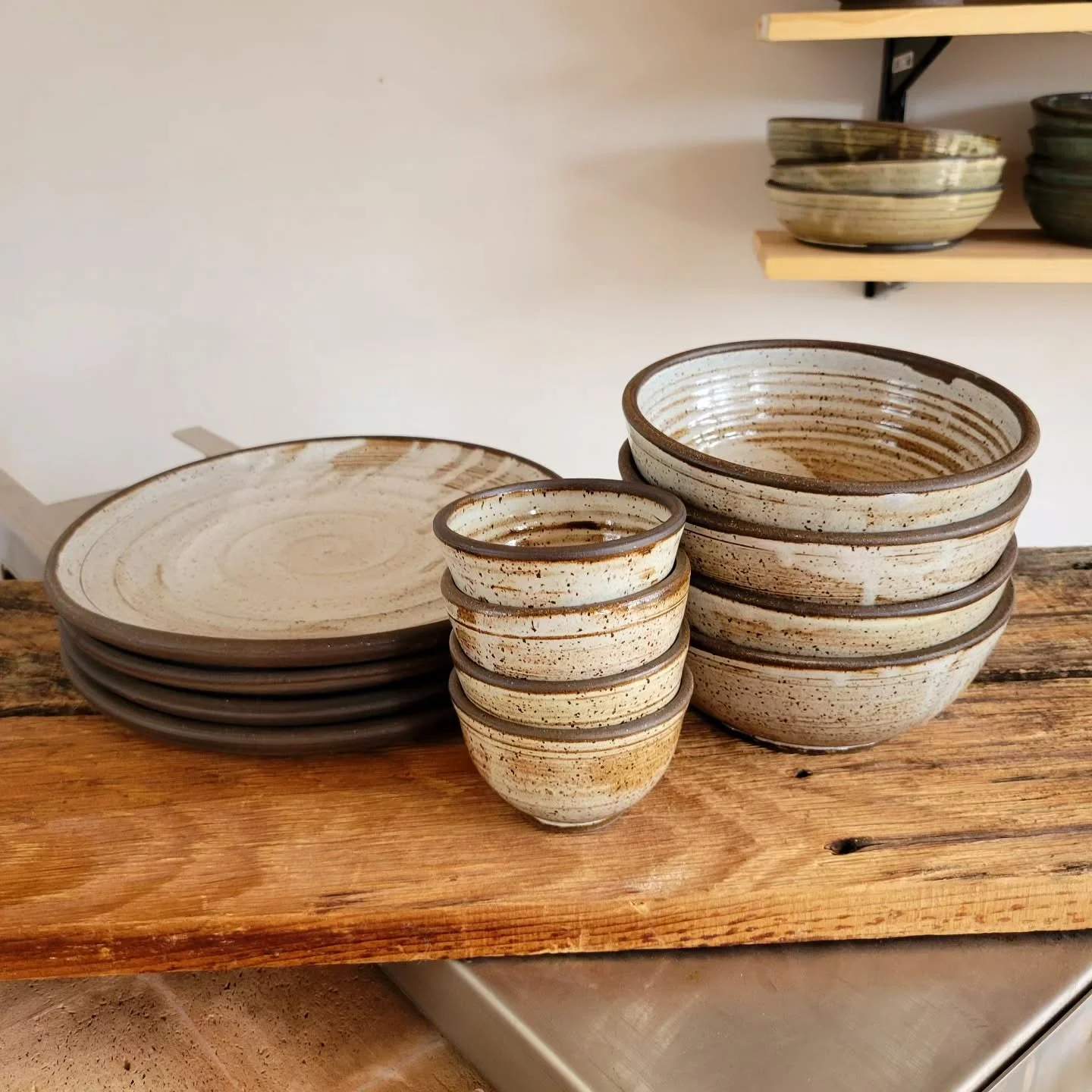 Sweet lil custom order out the door today📦 Dark speckled stoneware/Poured glaze

#vermontartist #vtarts #handmadedinnerware #handmadepottery #vermont