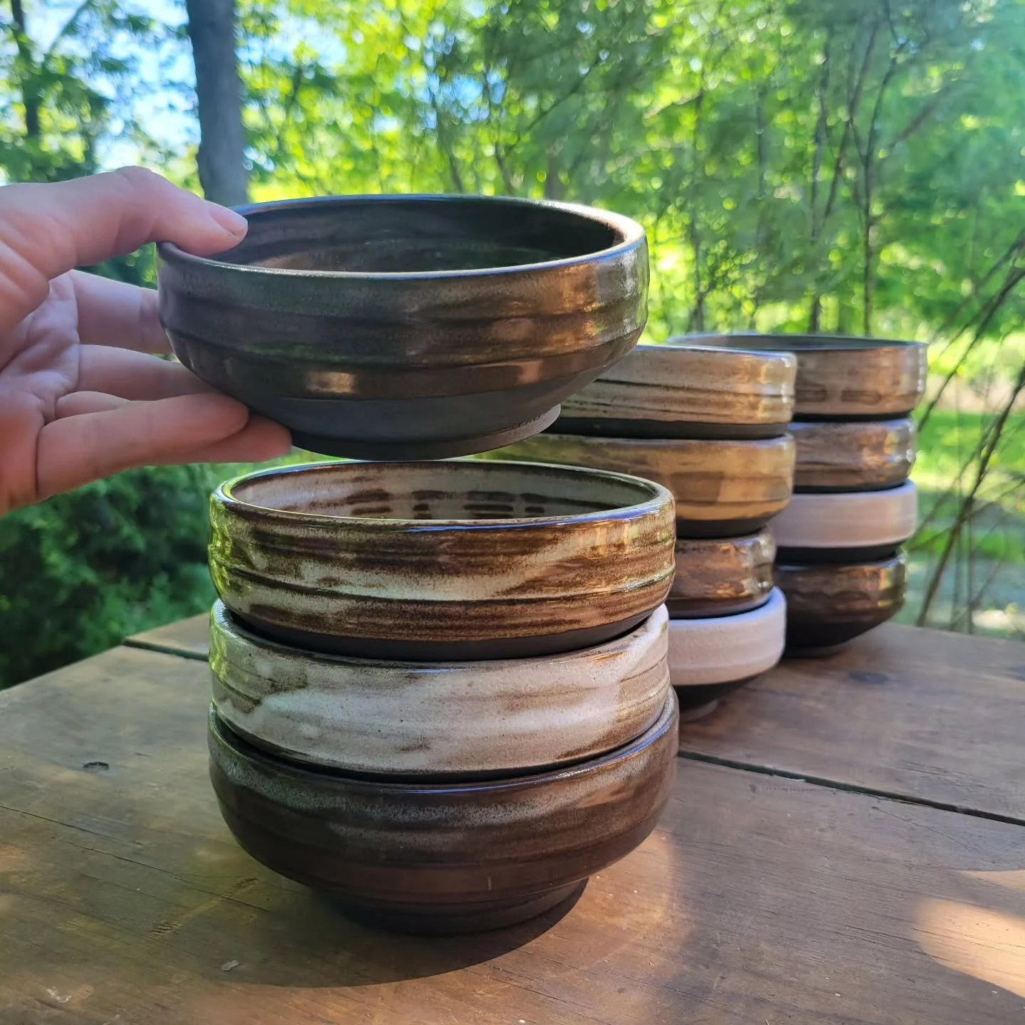 New obsession...stacking bowls! Black stoneware/neutral glazes mix n match a set. Available this weekend @vermontcraftscouncil OPEN Studio Weekend, 3 Lincoln Ave Randolph, Sat &amp; Sun 10-5. Follow the yellow signssss▶️

#vermont #vermontevents #ver