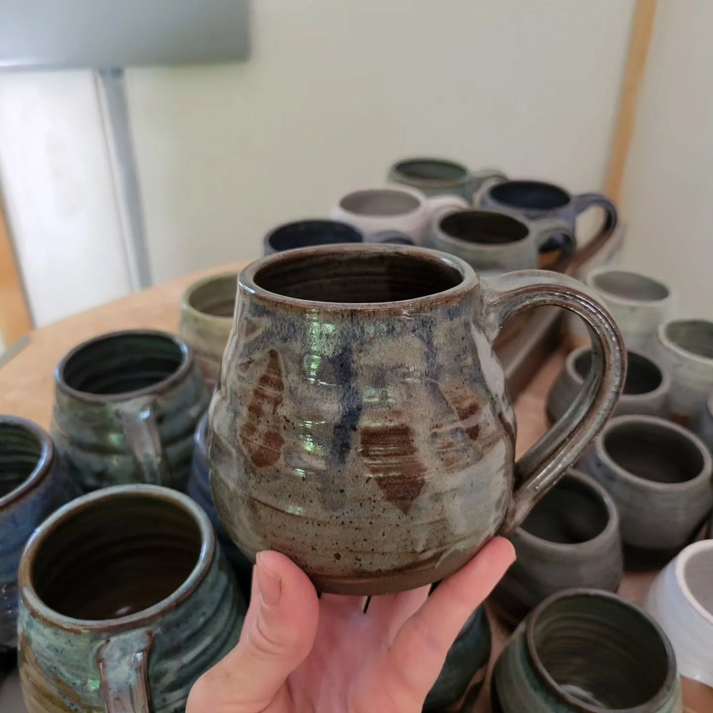 Restock headed to @thirtyoddvt today including new slate grey blue🖤🩶💙🤎

#burlingtonvt #burlingtonvermont #vermontpottery #handmademug #vermontartist