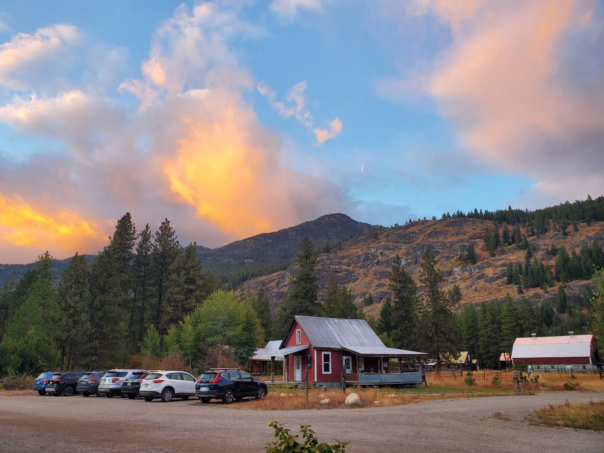 Mazama pink sky morning.JPG