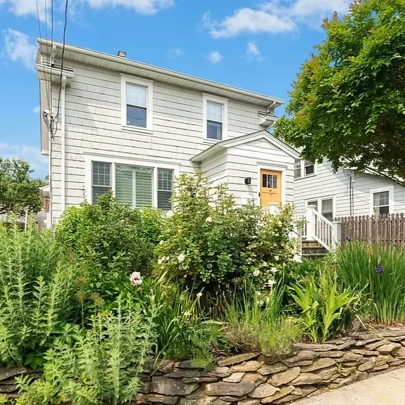 SOLD | 5 Elliott Street, East Norwalk | $940,000