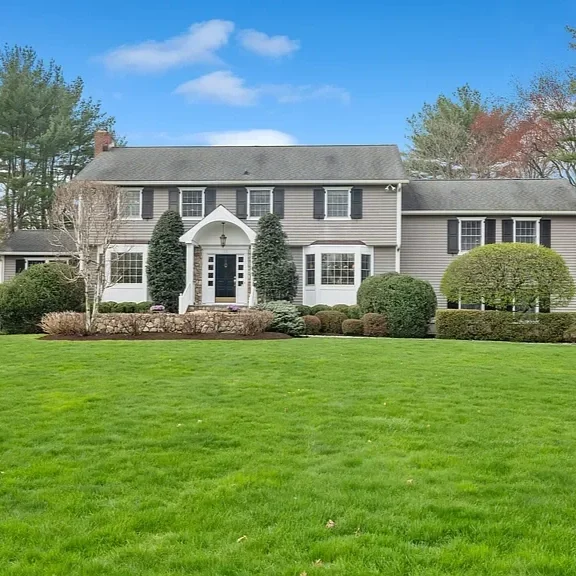 UNDER CONTRACT | 35 Danvers Lane, New Canaan