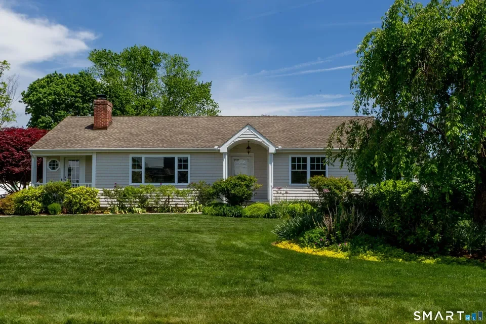 SOLD | 10 Island Drive, East Norwalk | $1,600,000