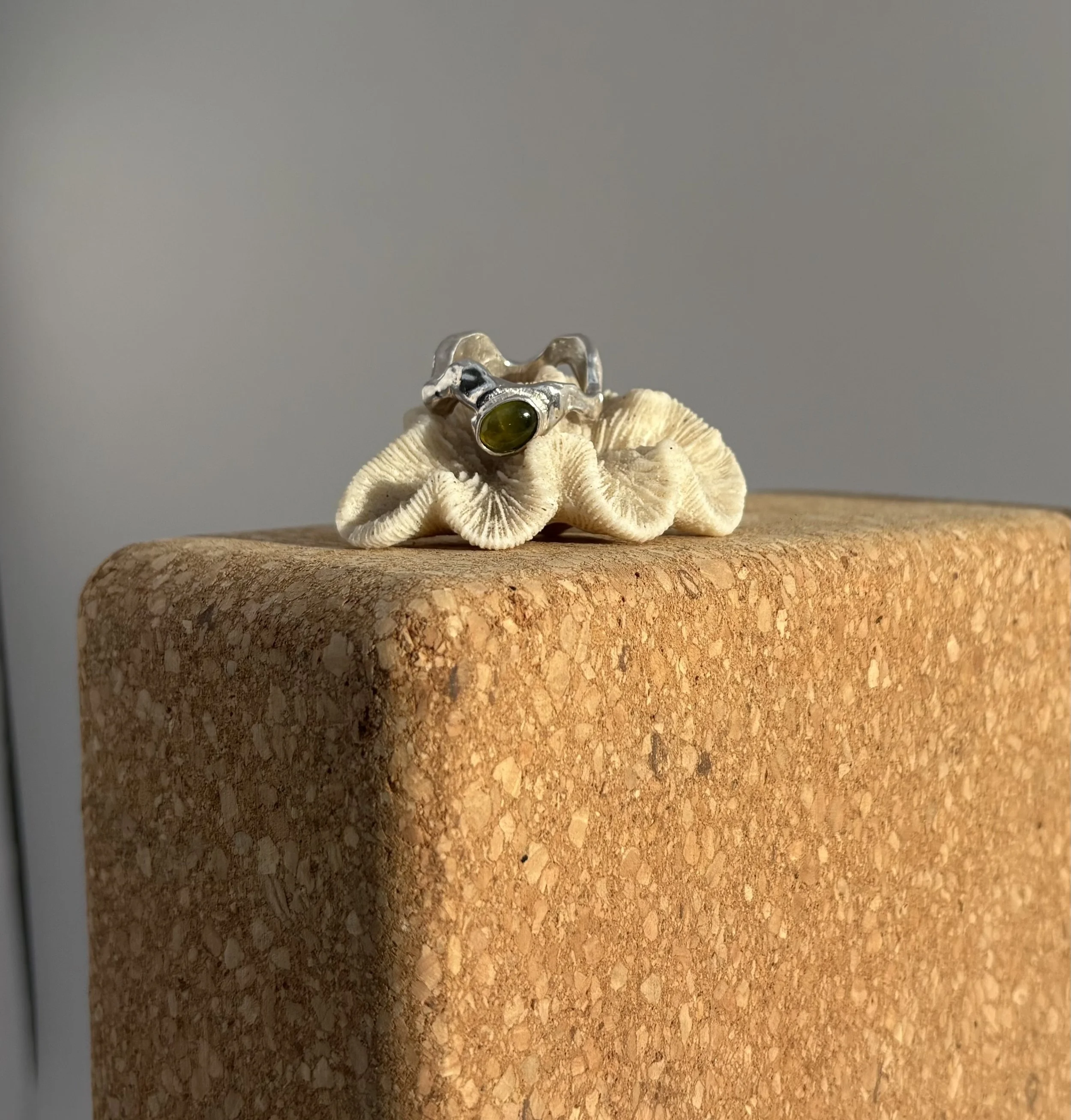 vasonite squiggly ring- size 6.25