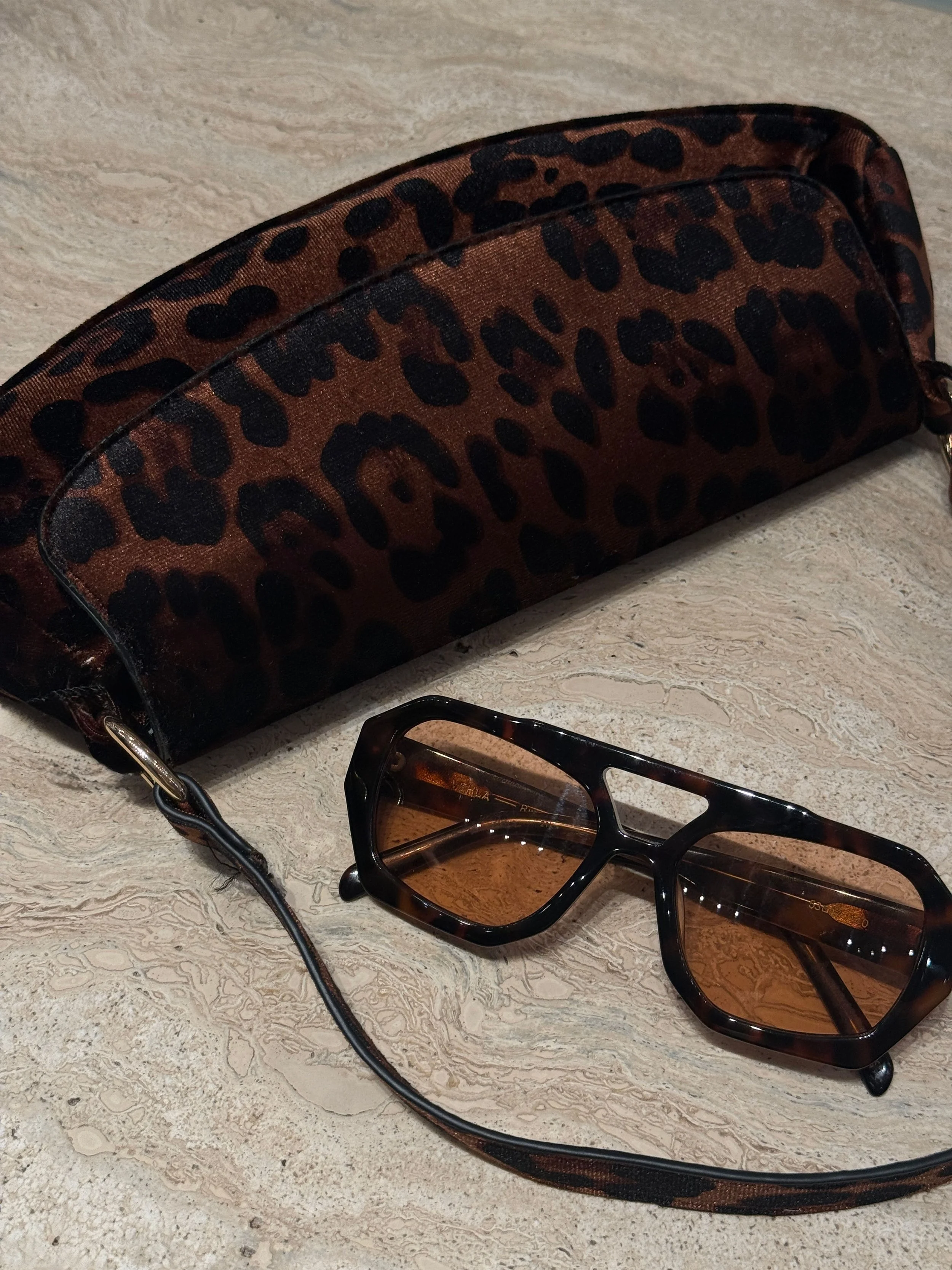 cheetah_sunglasses_accessories_11071.jpg