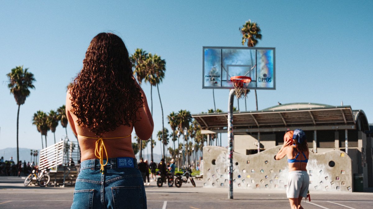 4 Critical Tips for “Cinematic” Street Photography