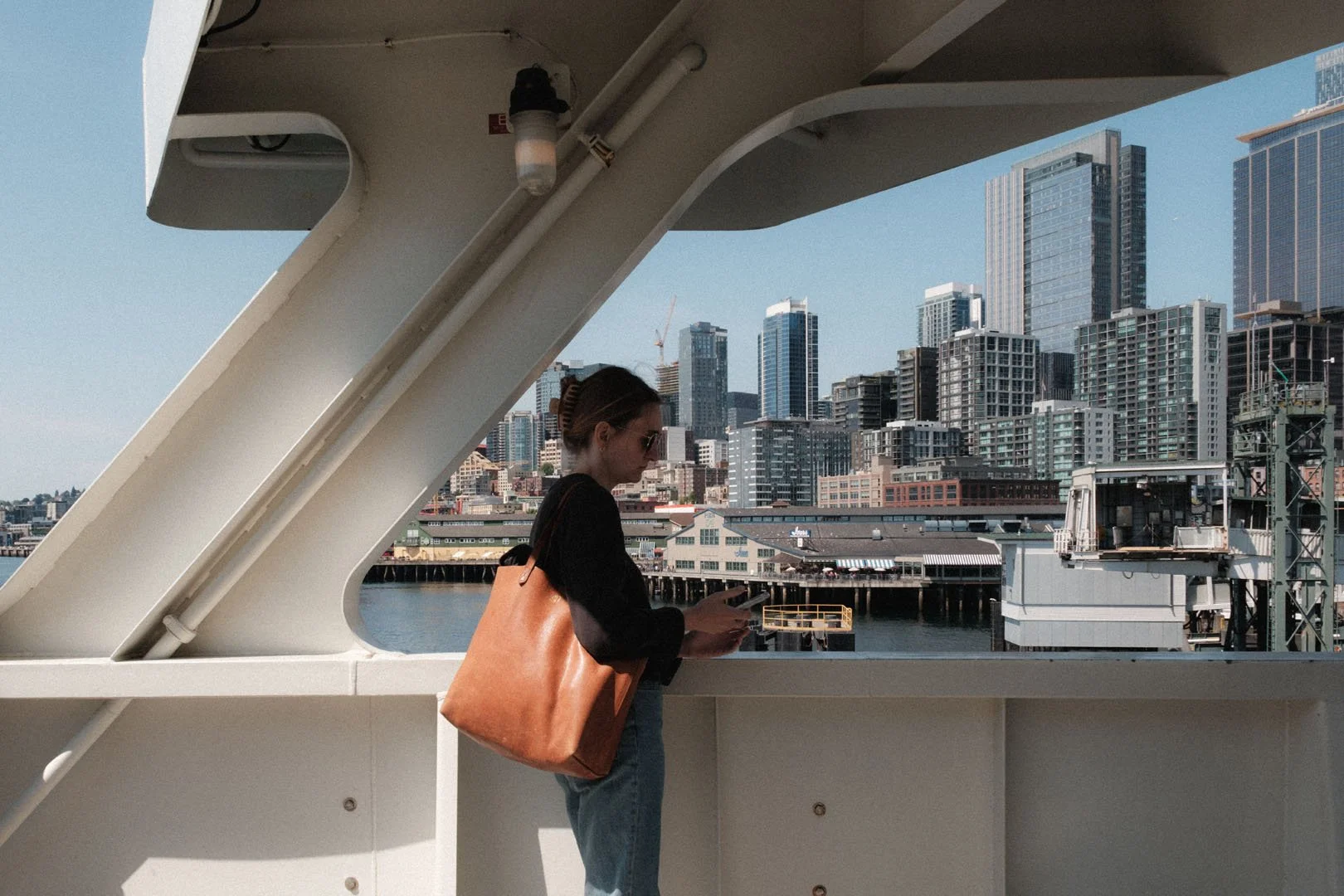seattle street photography - bainbridge ferry