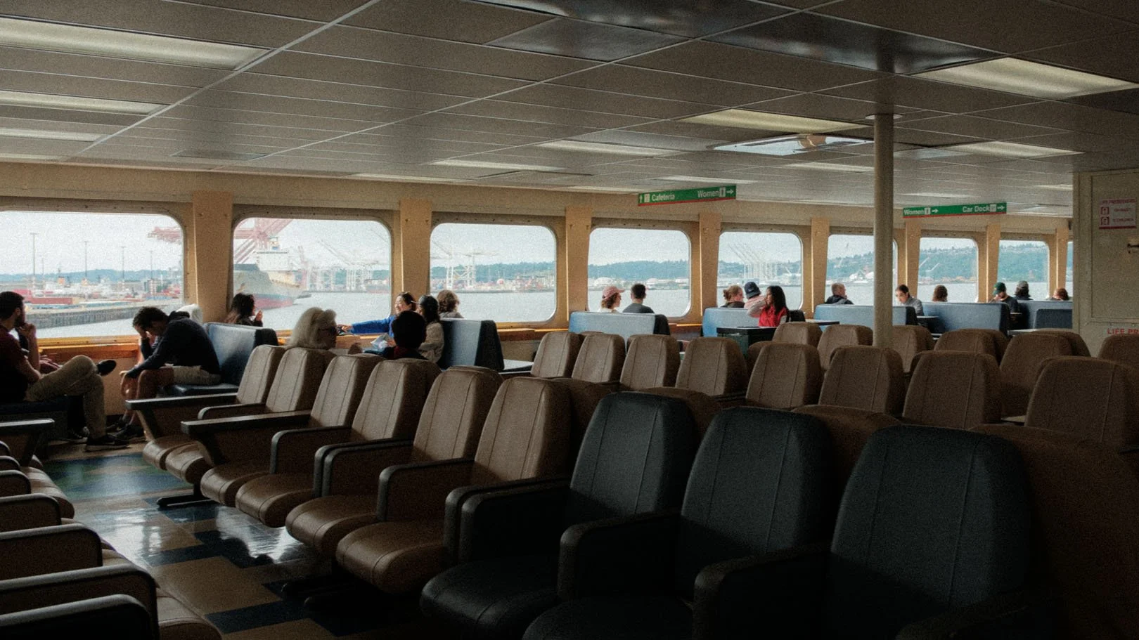 seattle street photography - bainbridge ferry
