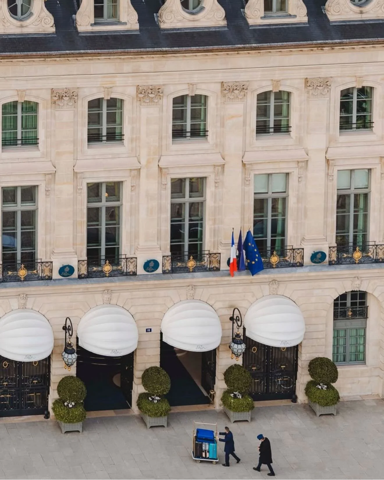 The allure of @ritzparis is never ending 💫