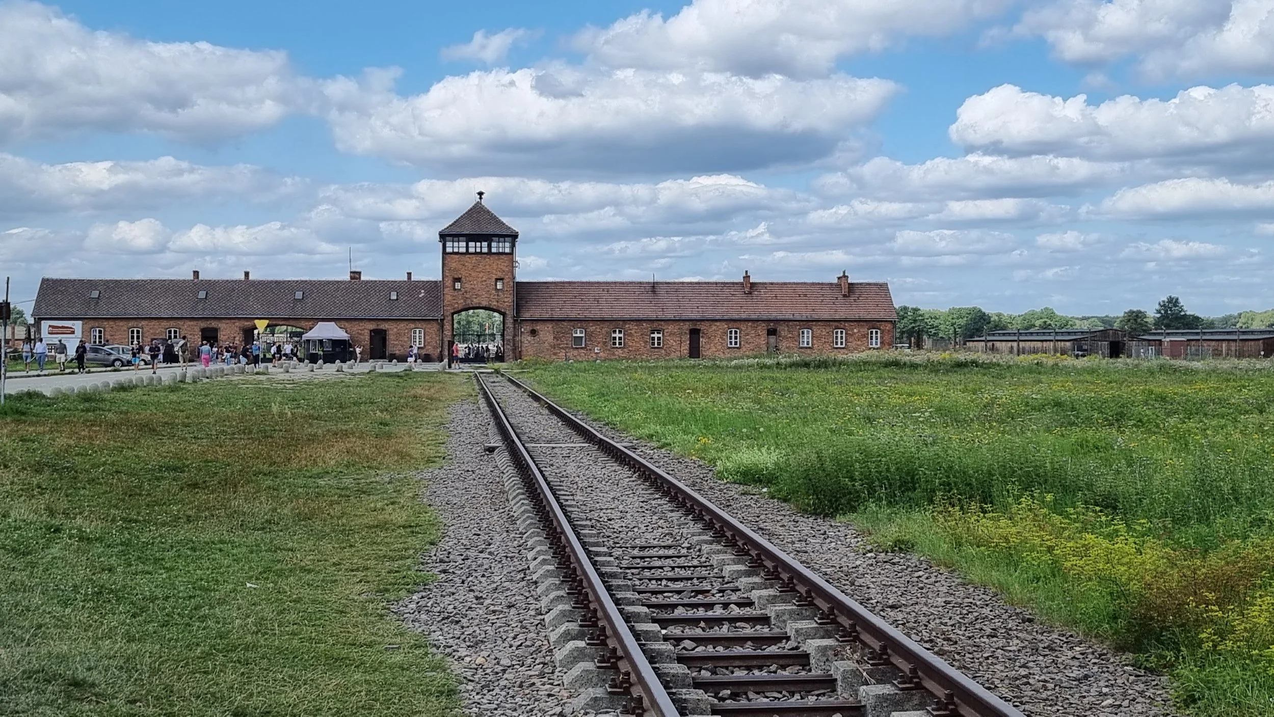 Birkenau Entrance.jpg