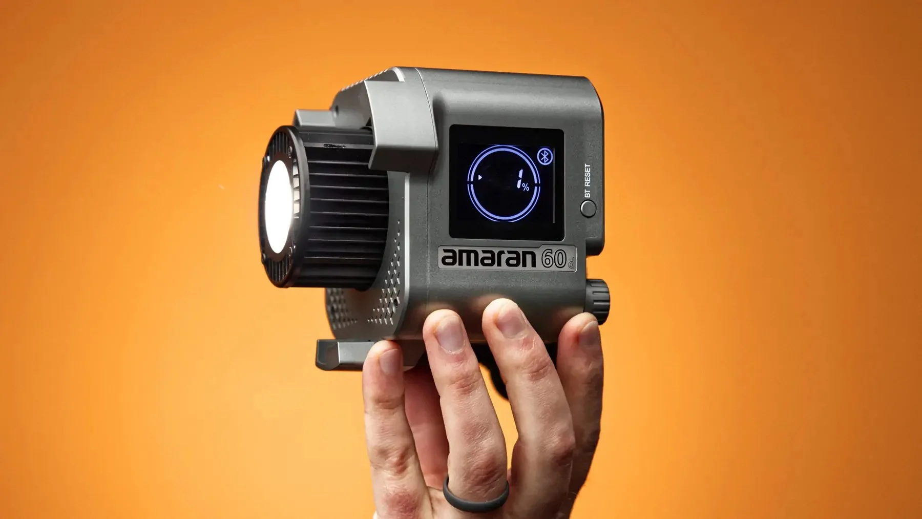 08-aputure-amaran-60d.jpg
