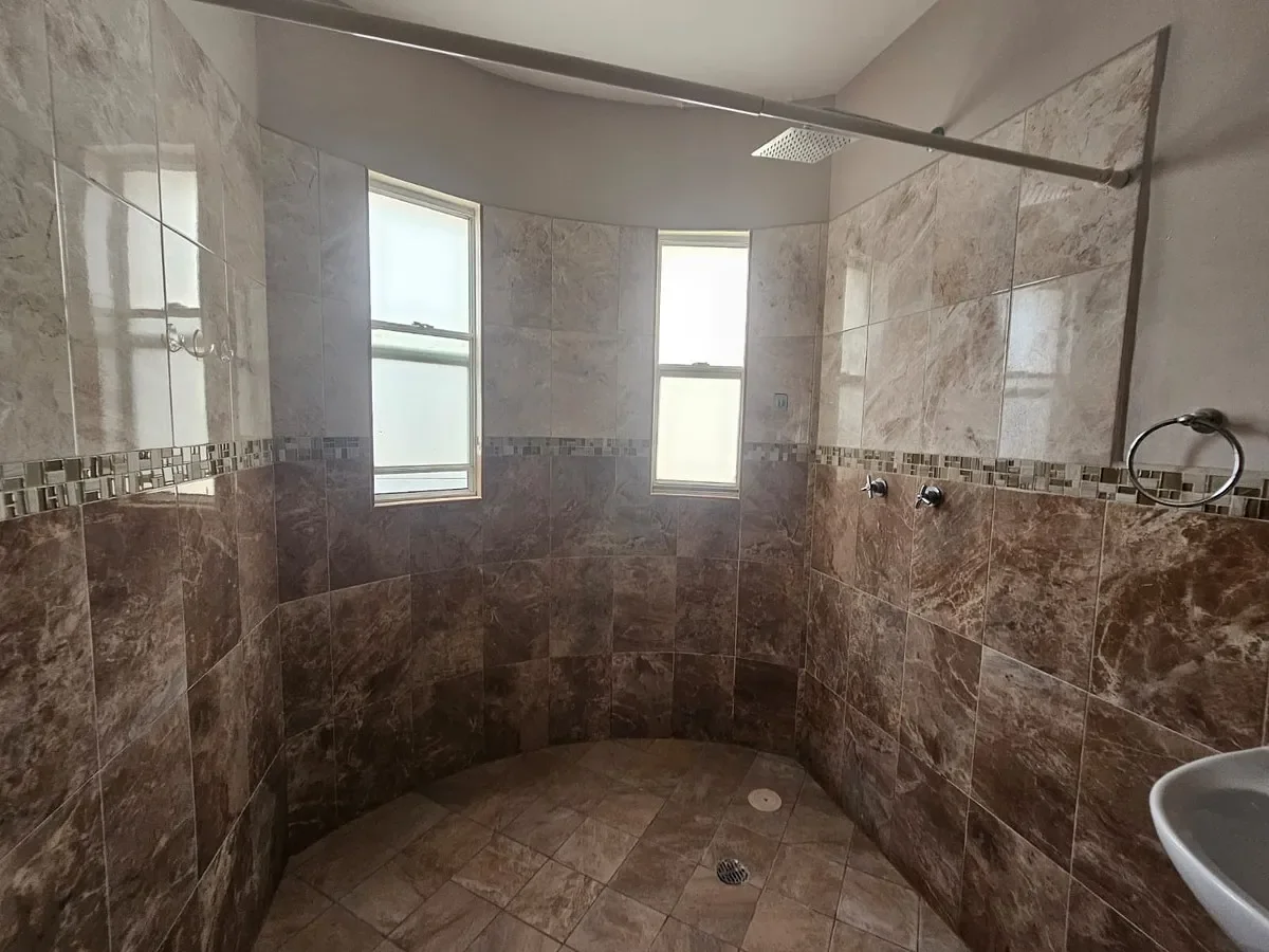 EB-UF9486.webp