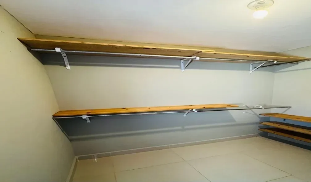 EB-UF9486.webp