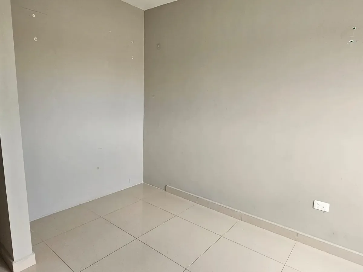 EB-UF9486.webp