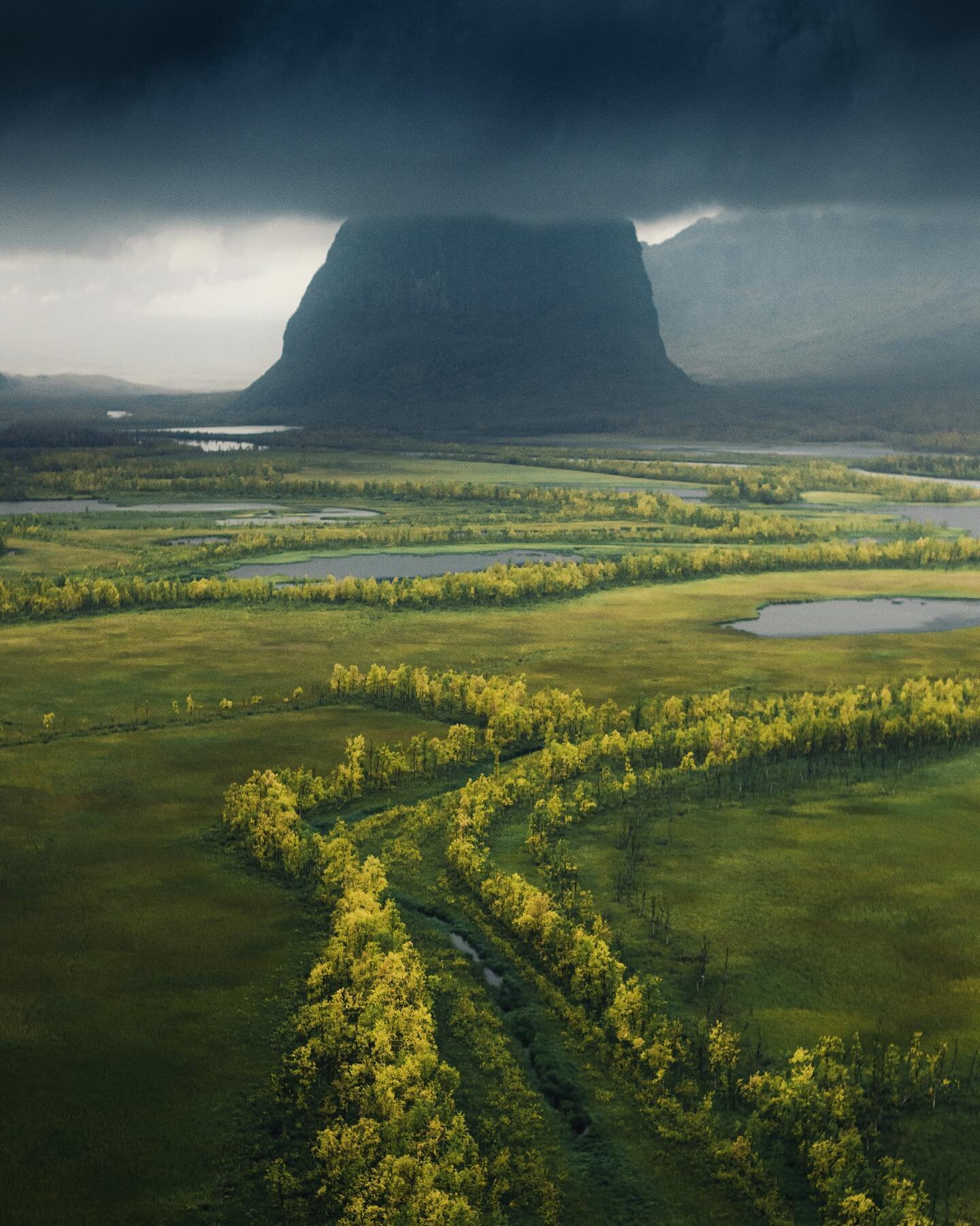 ~ Rain approaching in Rapa Valley Sarek National park. I have visited this place multiple times yet it always surprises you with something new. #swedishlapland