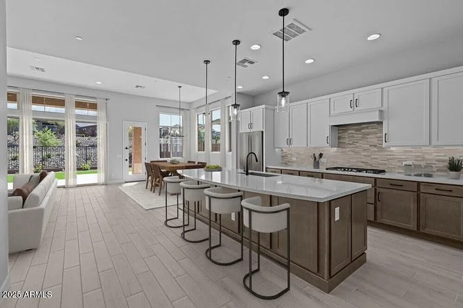 This one’s a keeper 😍 
This home has it all, light-filled rooms, a kitchen made for hanging out, and a backyard area that’s perfect for relaxing.
Close to everything that makes Vistancia Northpointe in North Peoria so desirable —