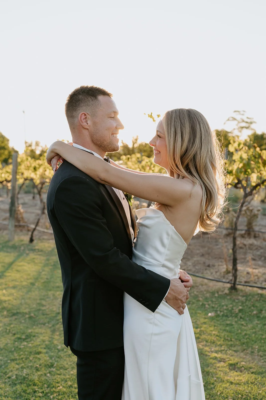 JAMEY_JASON_LOVEBYSHAE_MORRISONS_WINERY-250_websize.jpg
