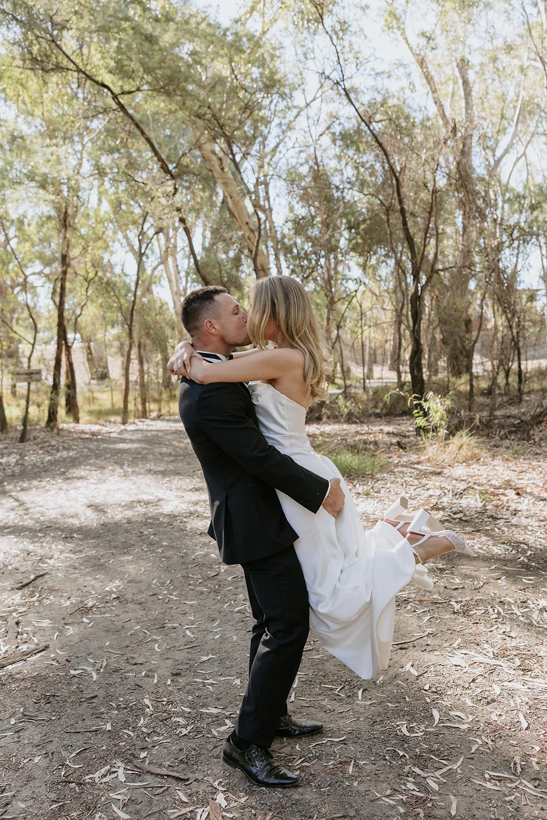 JAMEY_JASON_LOVEBYSHAE_MORRISONS_WINERY-187_websize.jpg