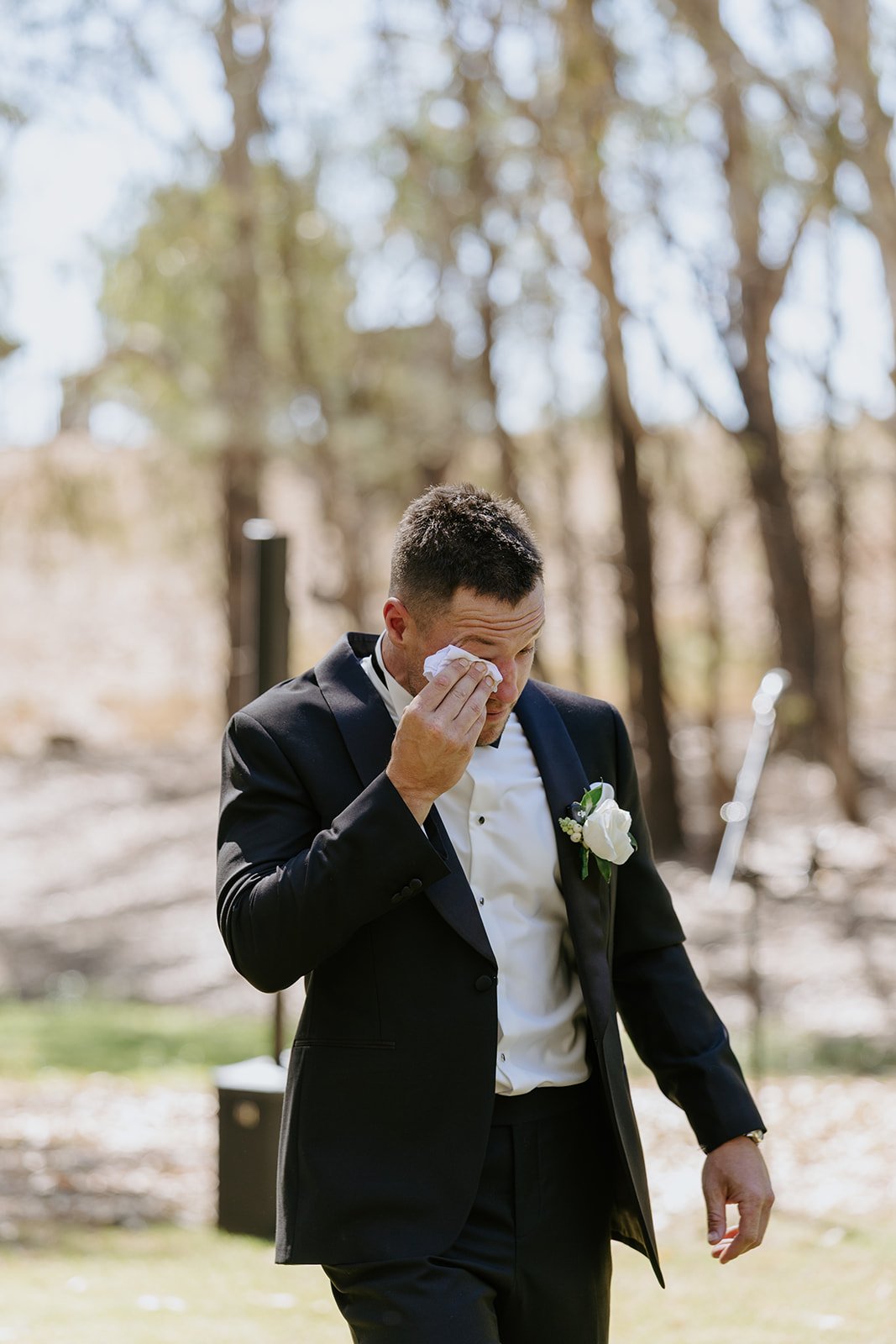 JAMEY_JASON_LOVEBYSHAE_MORRISONS_WINERY-19_websize (2).jpg