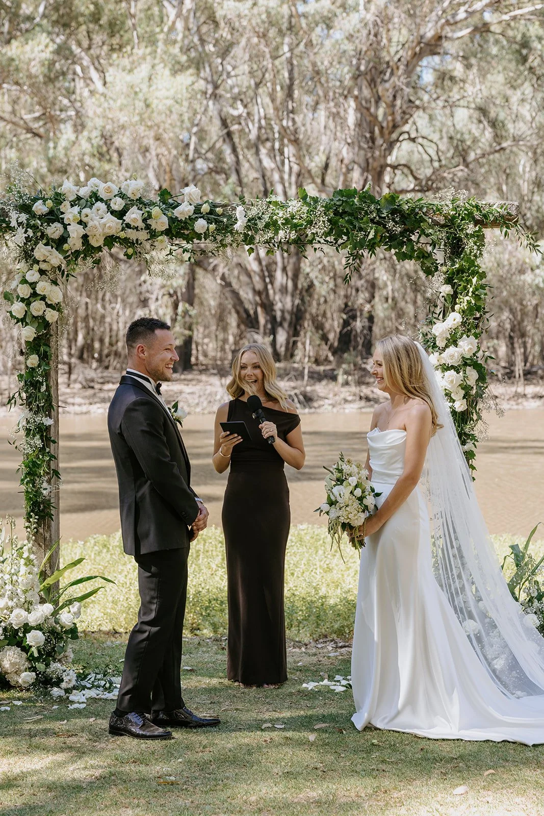 JAMEY_JASON_LOVEBYSHAE_MORRISONS_WINERY-66_websize.jpg