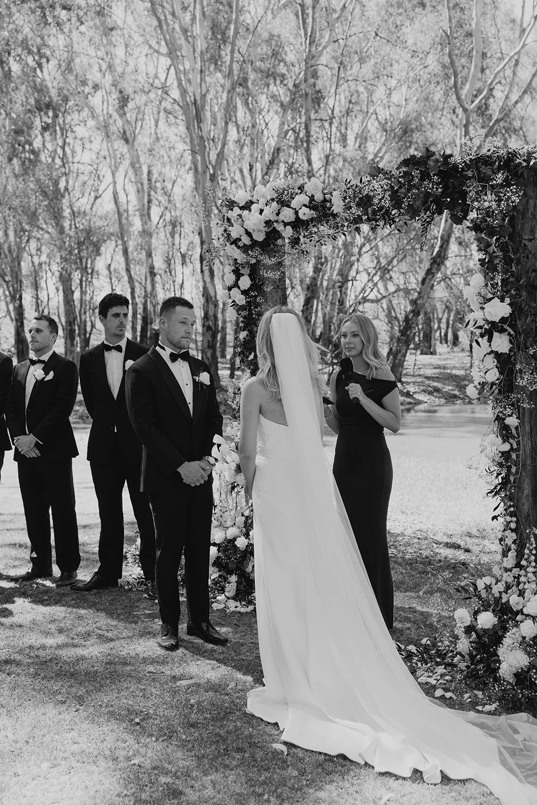 JAMEY_JASON_LOVEBYSHAE_MORRISONS_WINERY-72_websize.jpg
