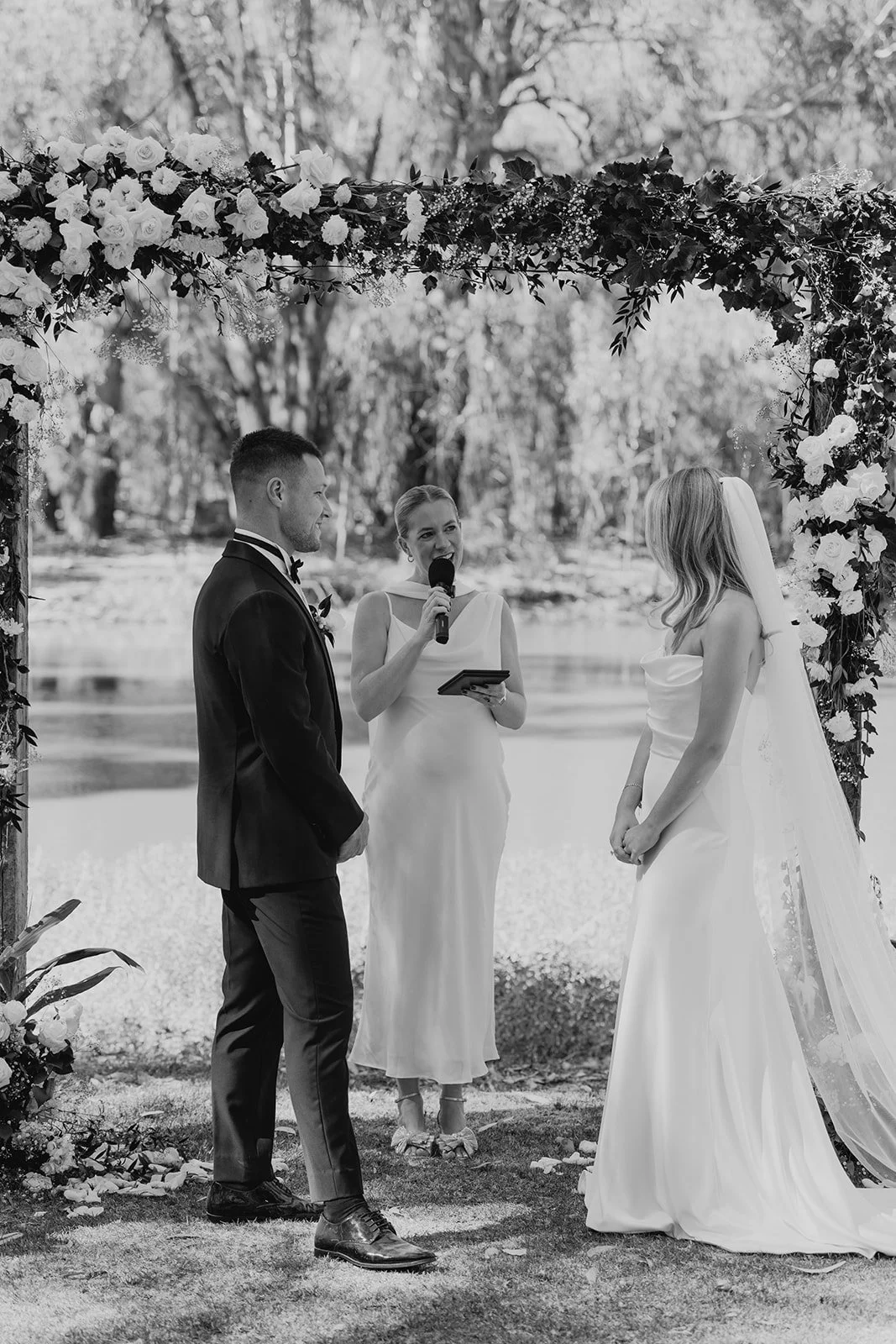 JAMEY_JASON_LOVEBYSHAE_MORRISONS_WINERY-118_websize.jpg